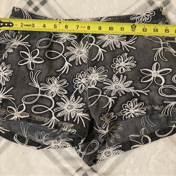 Anthropologie Mur Mur 100% Cotton Gray & White Shorts Sz. S Embroidered floral - Picture 16 of 16